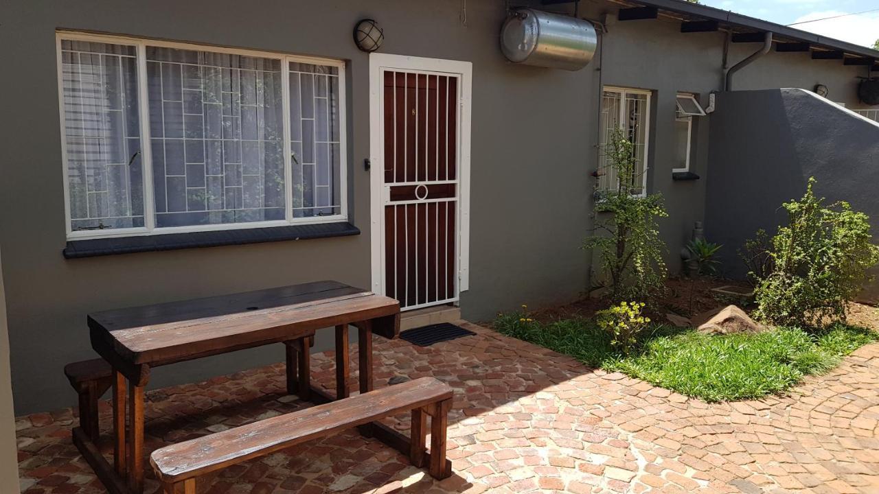 Accommodation@Park1285 Pretoria-Noord Exteriör bild